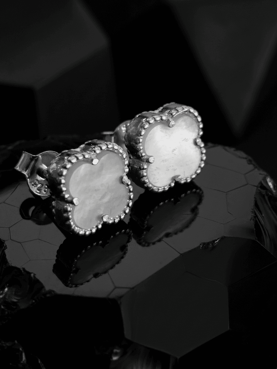 Aretes Van Cleef joyería artesanal Yupana Sangolquí Ecuador