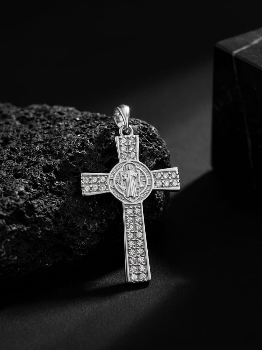 Cruz de San Benito Majestuosa joyería artesanal Yupana Sangolquí Ecuador