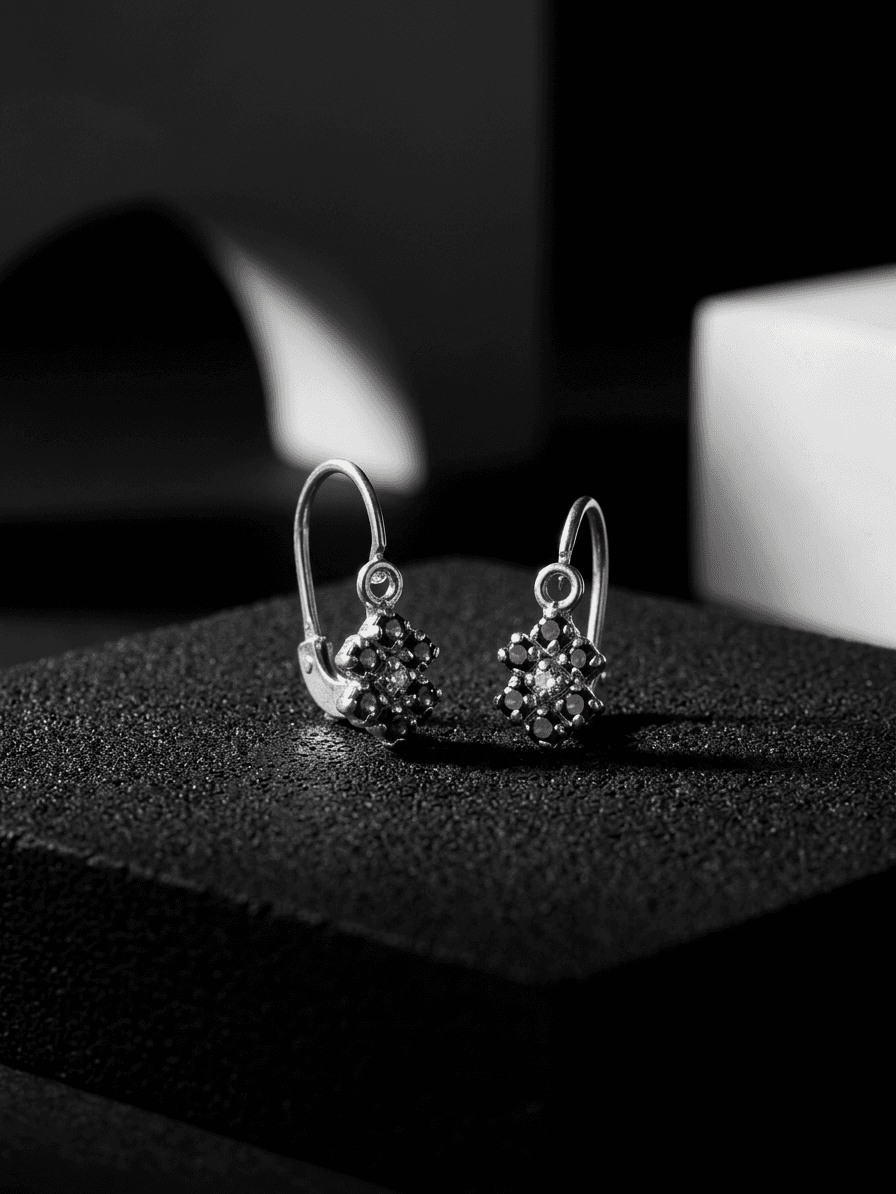 Aretes Micro Circones Pequeño joyería artesanal Yupana Sangolquí Ecuador