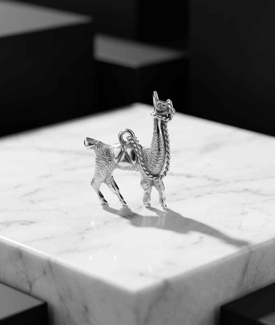 Prendedor Llama Típico joyería artesanal Yupana Sangolquí Ecuador