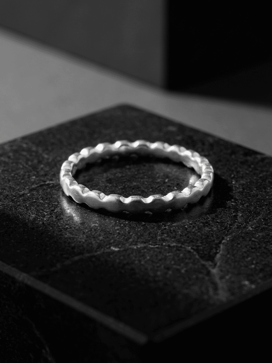 Anillo Minimalista joyería artesanal Yupana Sangolquí Ecuador