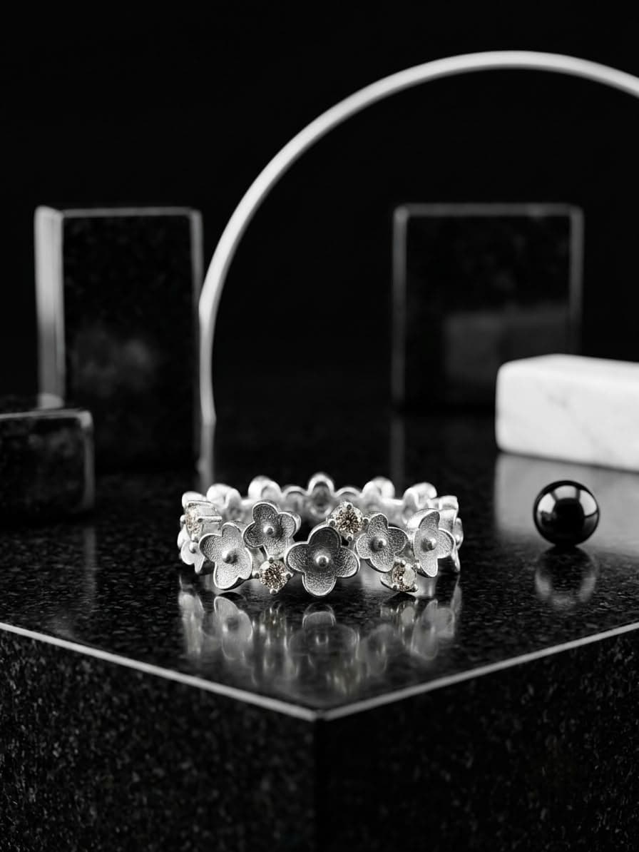 Anillo Flores Regulable joyería artesanal Yupana Sangolquí Ecuador