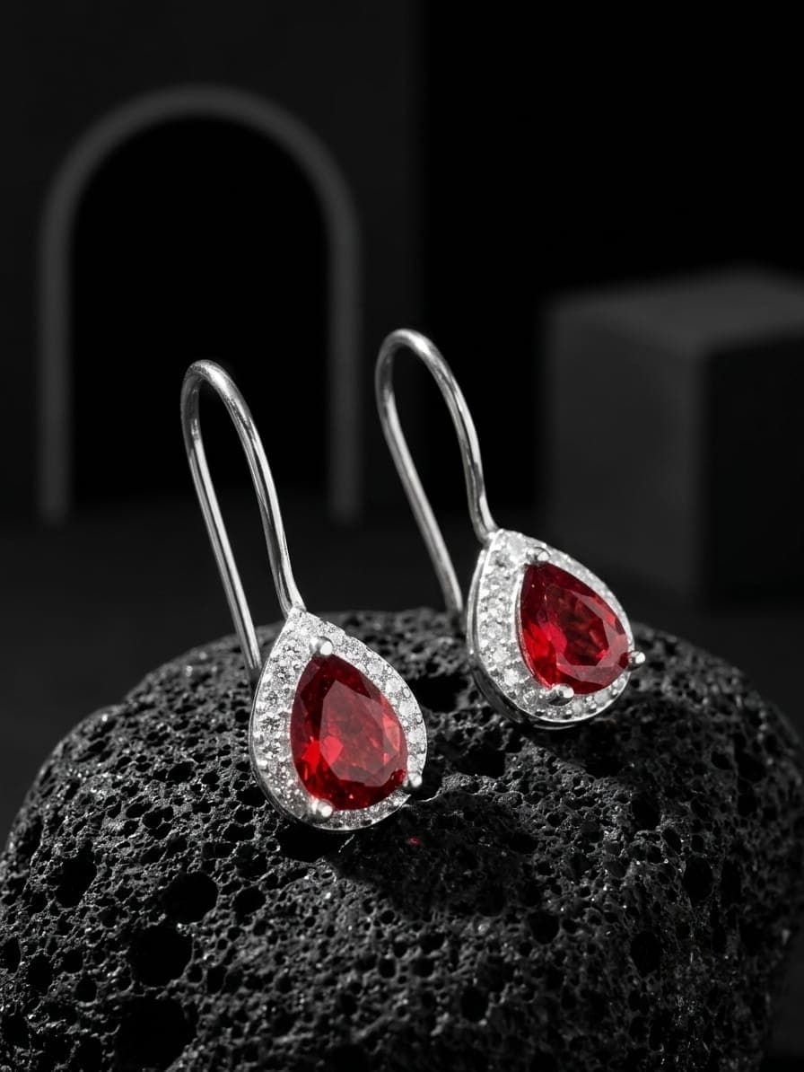 Aretes asa piedra granate joyería artesanal Yupana Sangolquí Ecuador