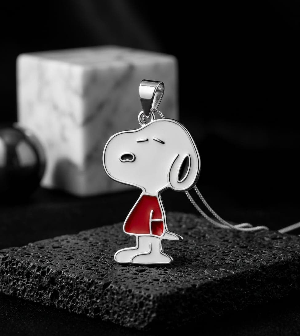 Snoopy Dije Esmaltado joyería artesanal Yupana Sangolquí Ecuador