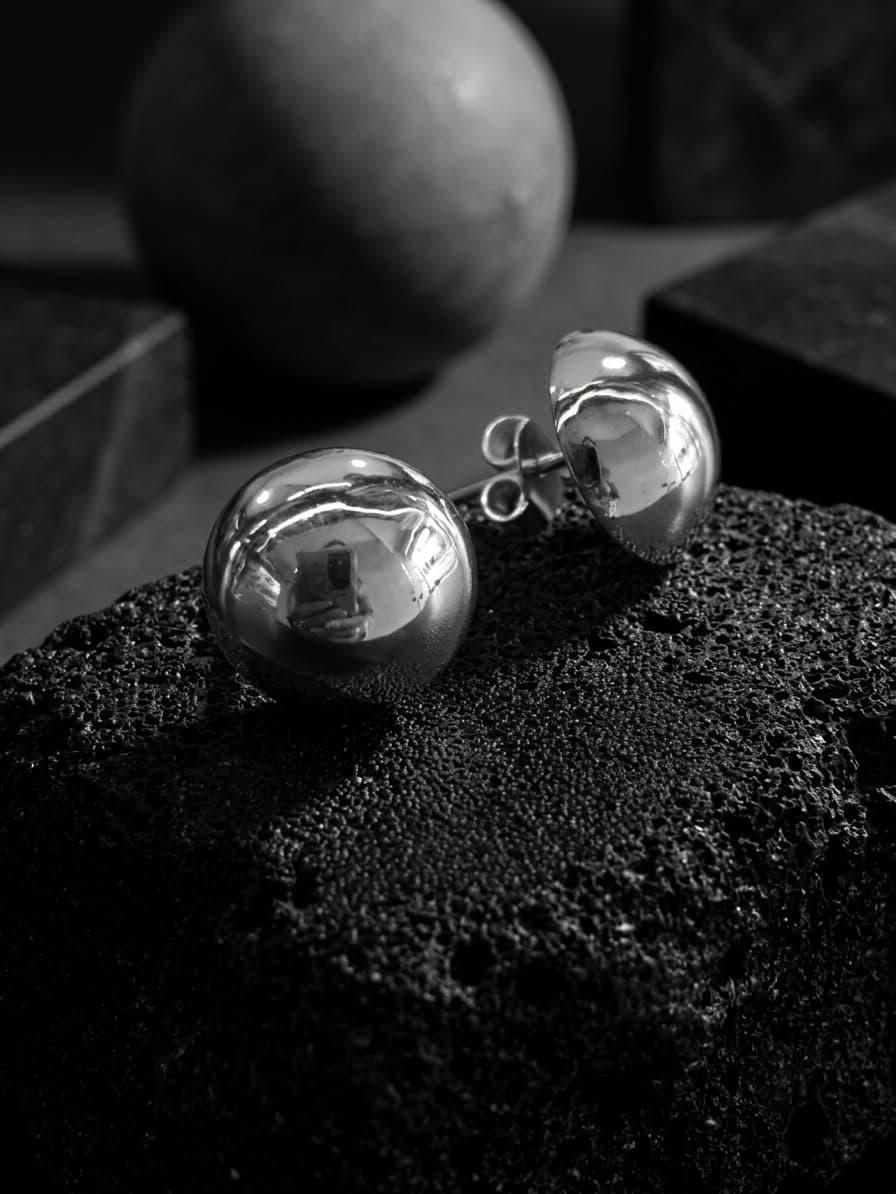Aretes Medias Bolas 1.4 joyería artesanal Yupana Sangolquí Ecuador