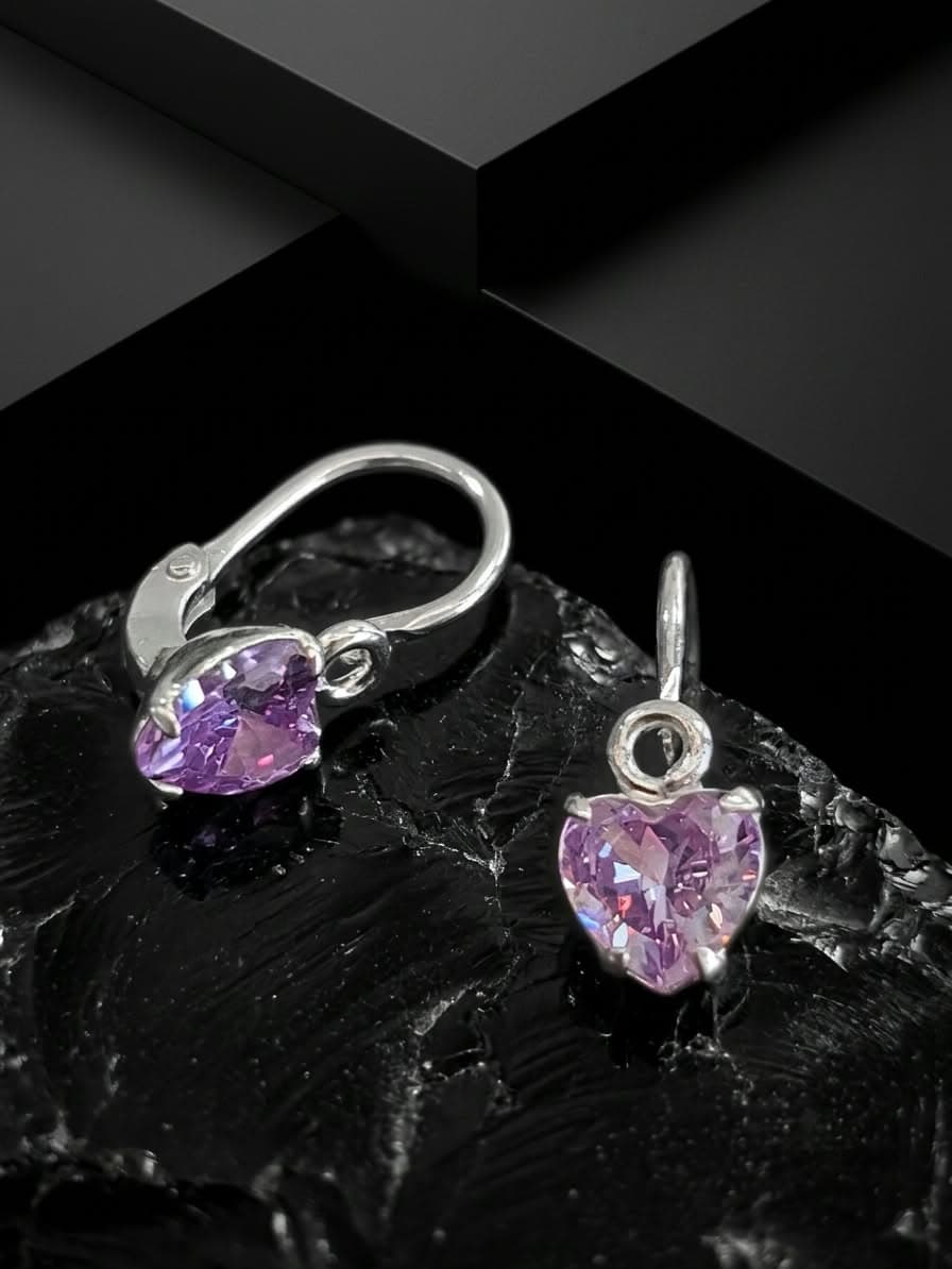 Aretes Micro Circón Corazón Lila joyería artesanal Yupana Sangolquí Ecuador